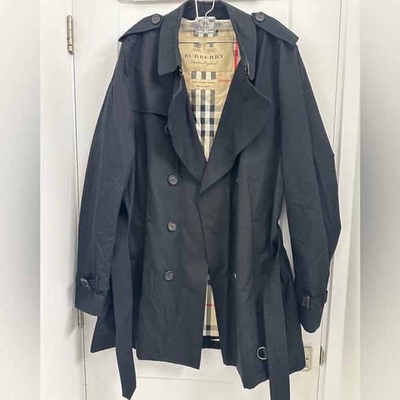 MASSIVE CLEAROUT: NWOT Burberry Kensington Trench Coat (Medium Length) - Picture 2 of 5